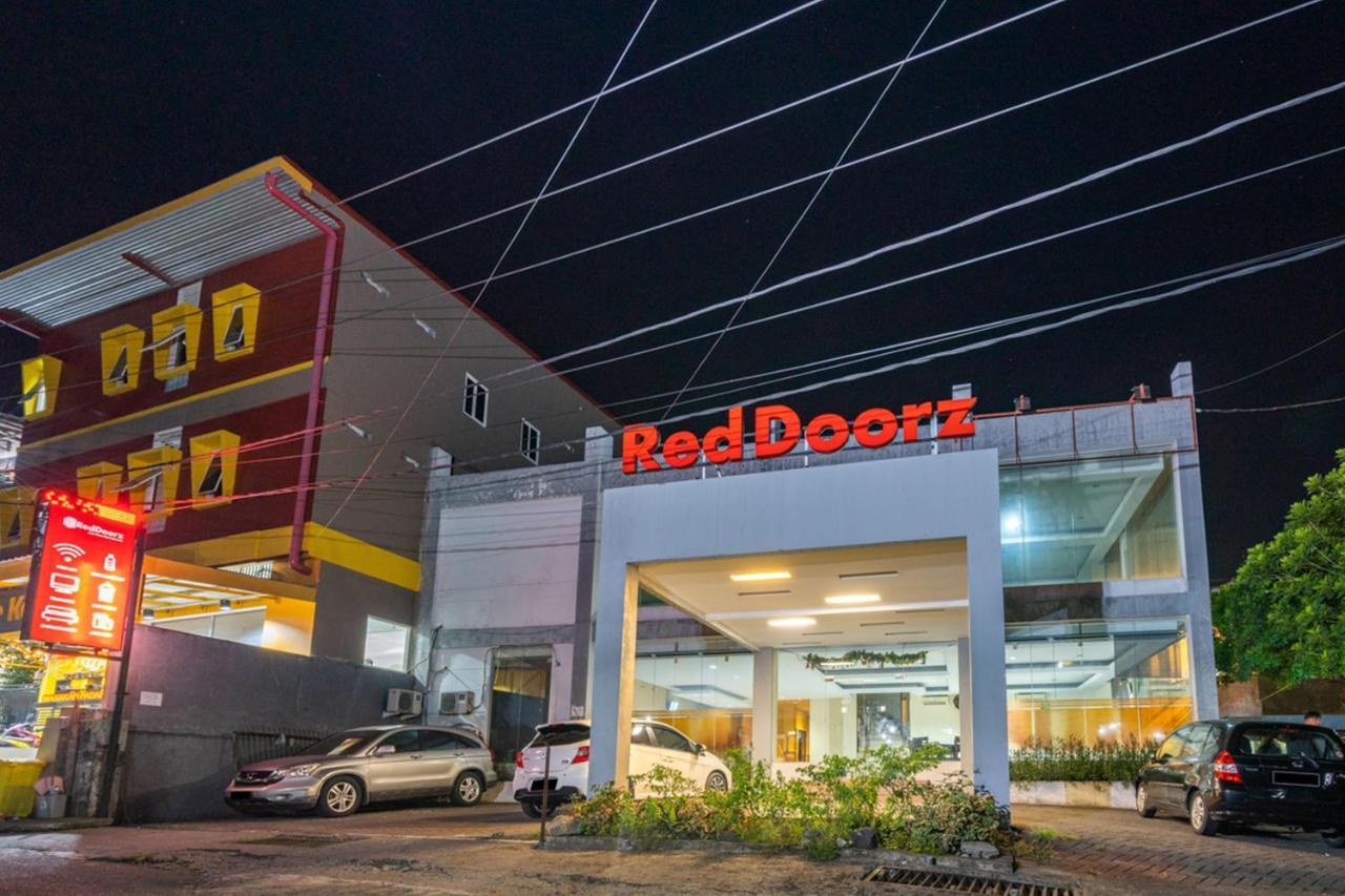 Reddoorz Near Bahu Mall Manado Malalayang Zewnętrze zdjęcie