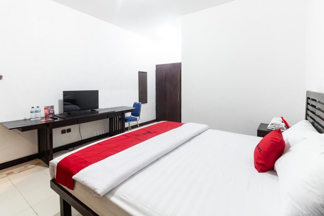 Reddoorz Near Bahu Mall Manado Malalayang Zewnętrze zdjęcie